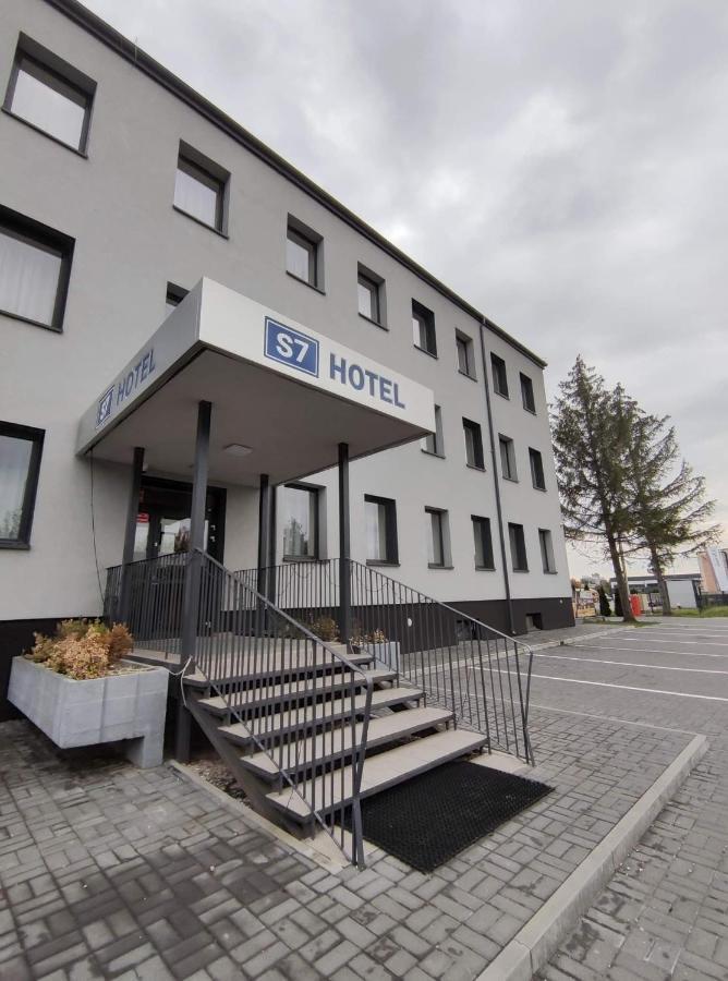 S7 Hotel Kielce Bagian luar foto