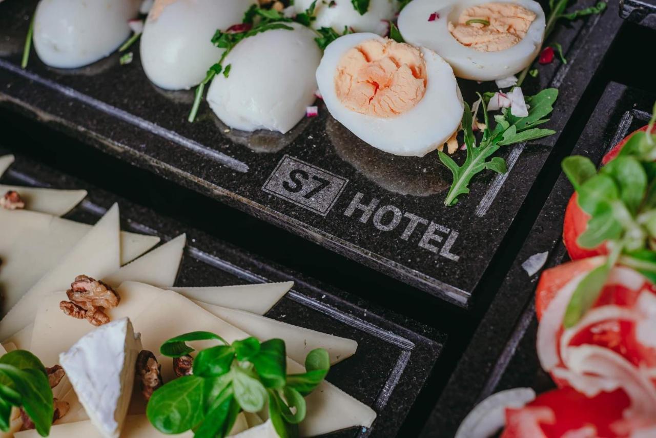 S7 Hotel Kielce Bagian luar foto