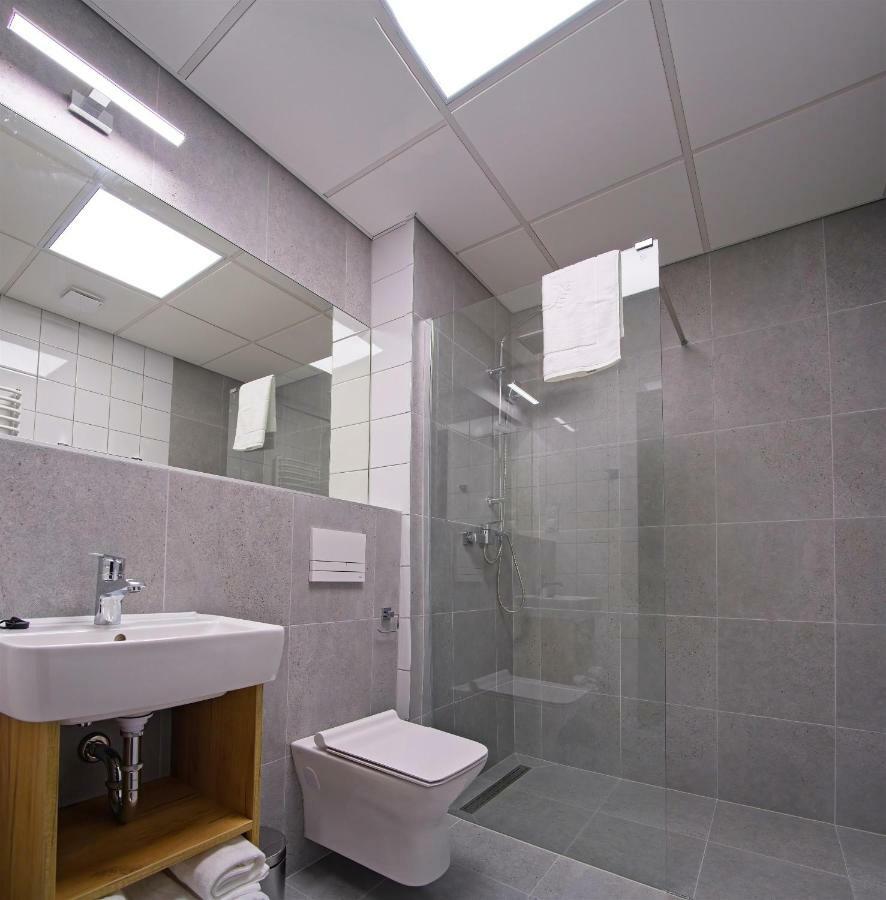 S7 Hotel Kielce Bagian luar foto