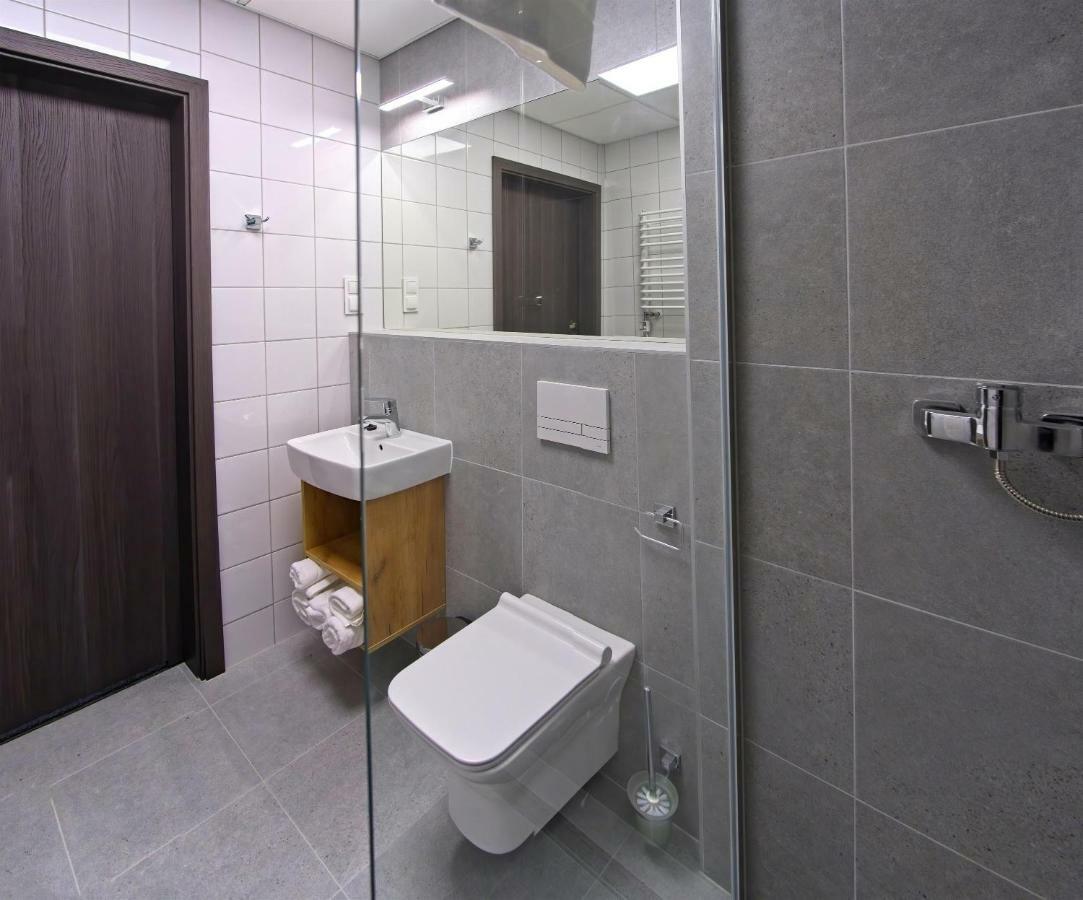 S7 Hotel Kielce Bagian luar foto