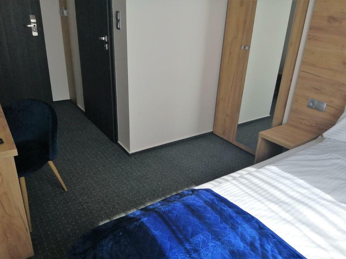 S7 Hotel Kielce Bagian luar foto