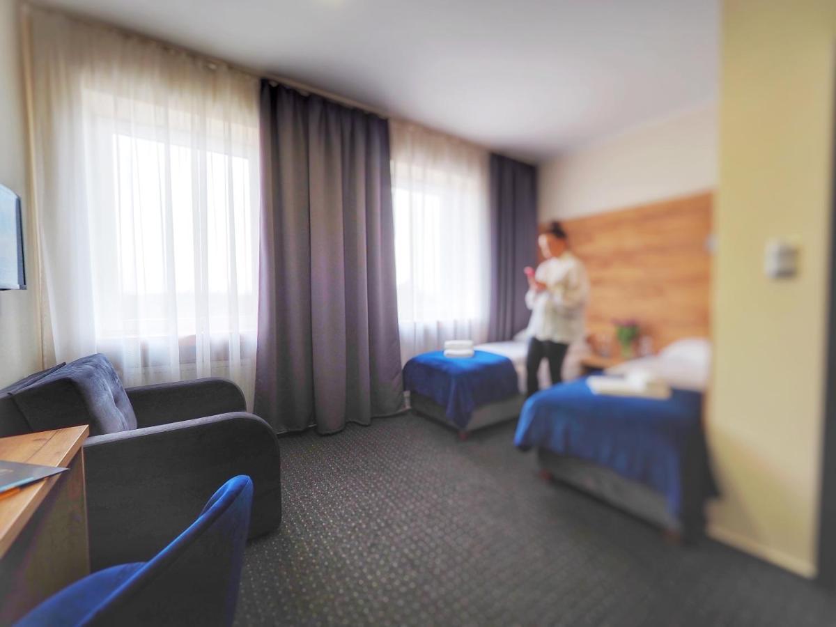 S7 Hotel Kielce Bagian luar foto