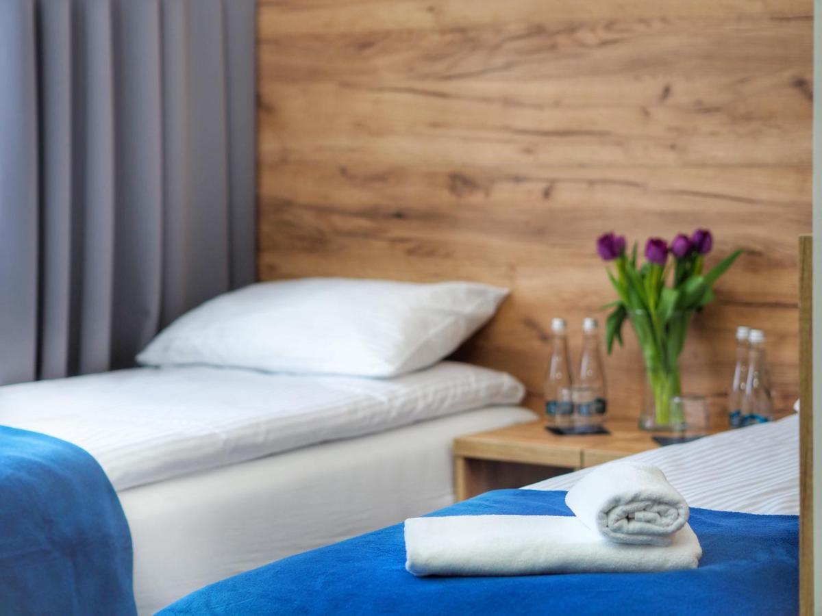 S7 Hotel Kielce Bagian luar foto